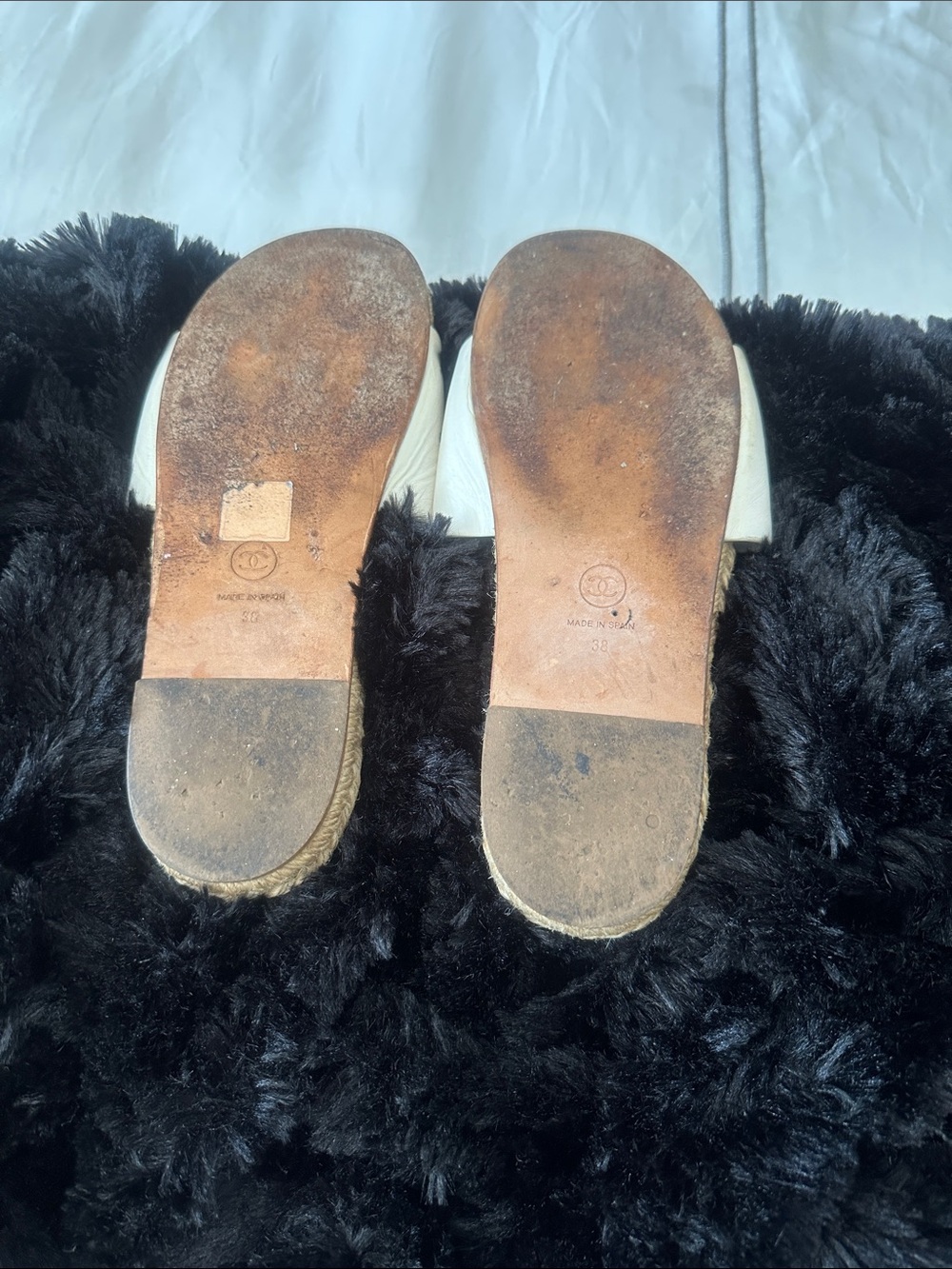 CHANEL White Leather Slide Mules with Rope Espadrille Sole and Jeweled CC - Picture 2 of 3